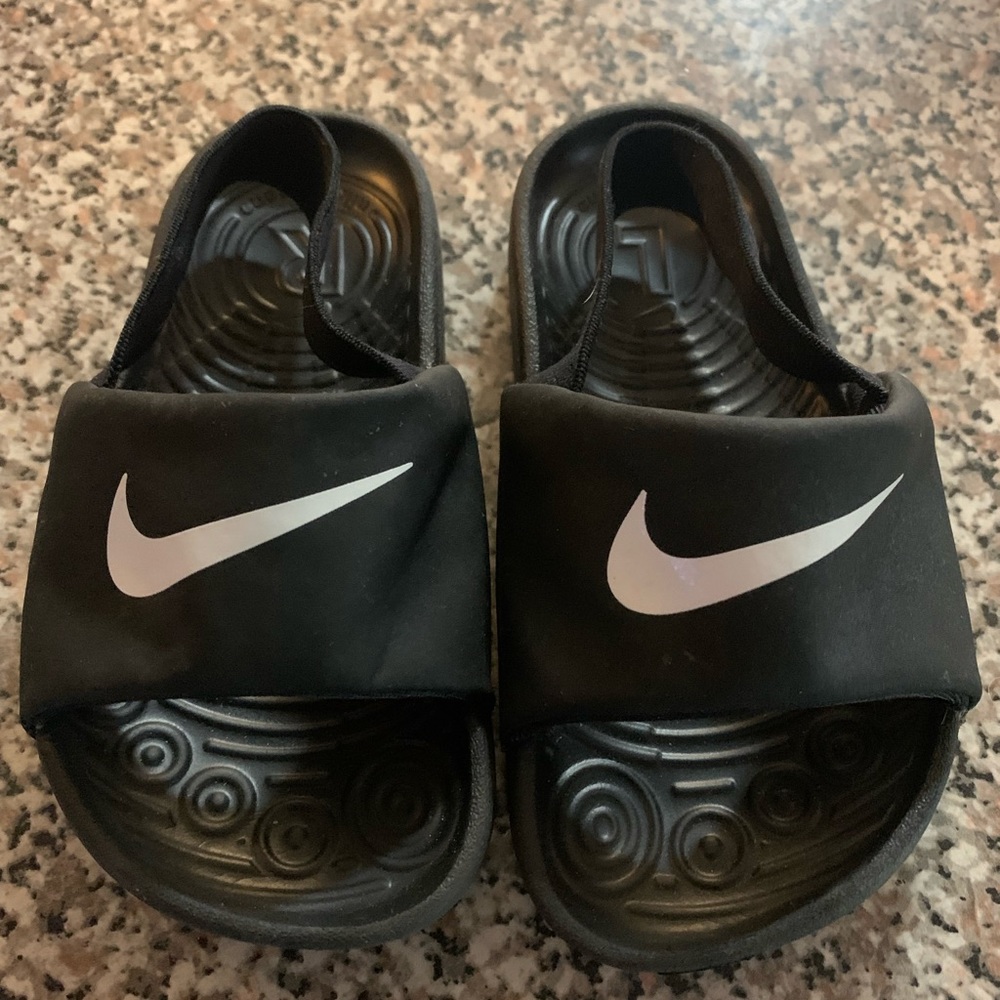 Nike Kawa Slides 8C
